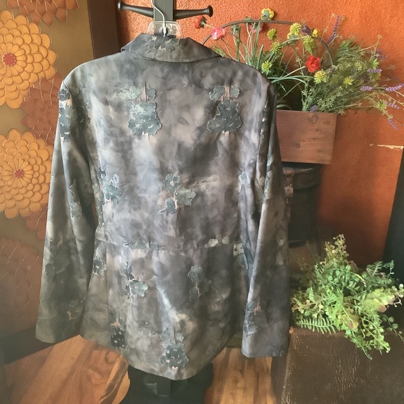 Puli Large Mottled Black and Gray Lace Appliqued Jacket - Picture 5 of 9